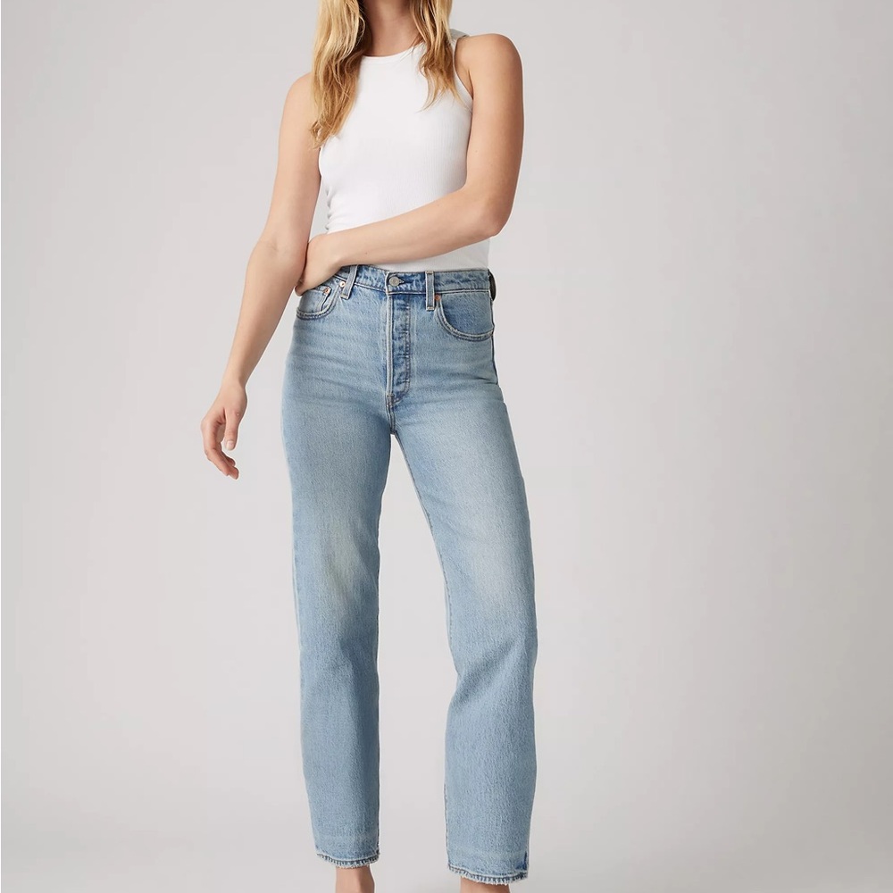 Levi’s ribcage straight ankle jeans in light wash
